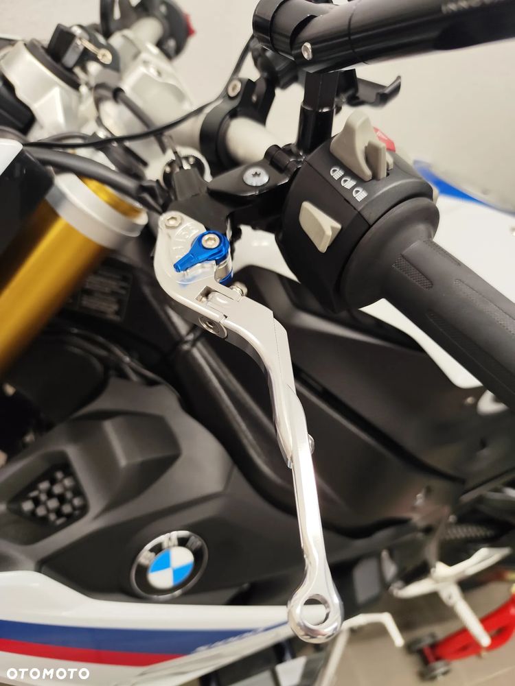 BMW S - 17