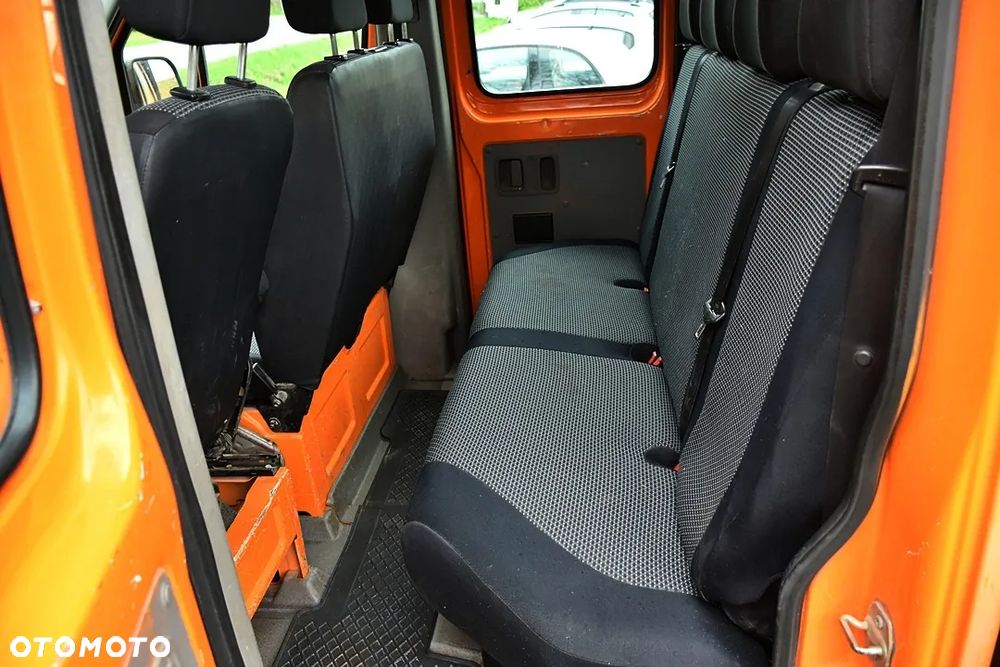 Mercedes-Benz Sprinter - 23
