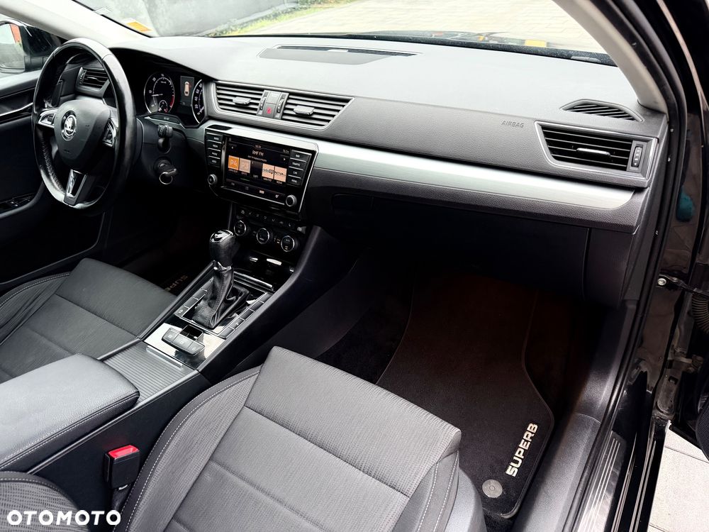Skoda Superb 2.0 TDI Ambition DSG - 18