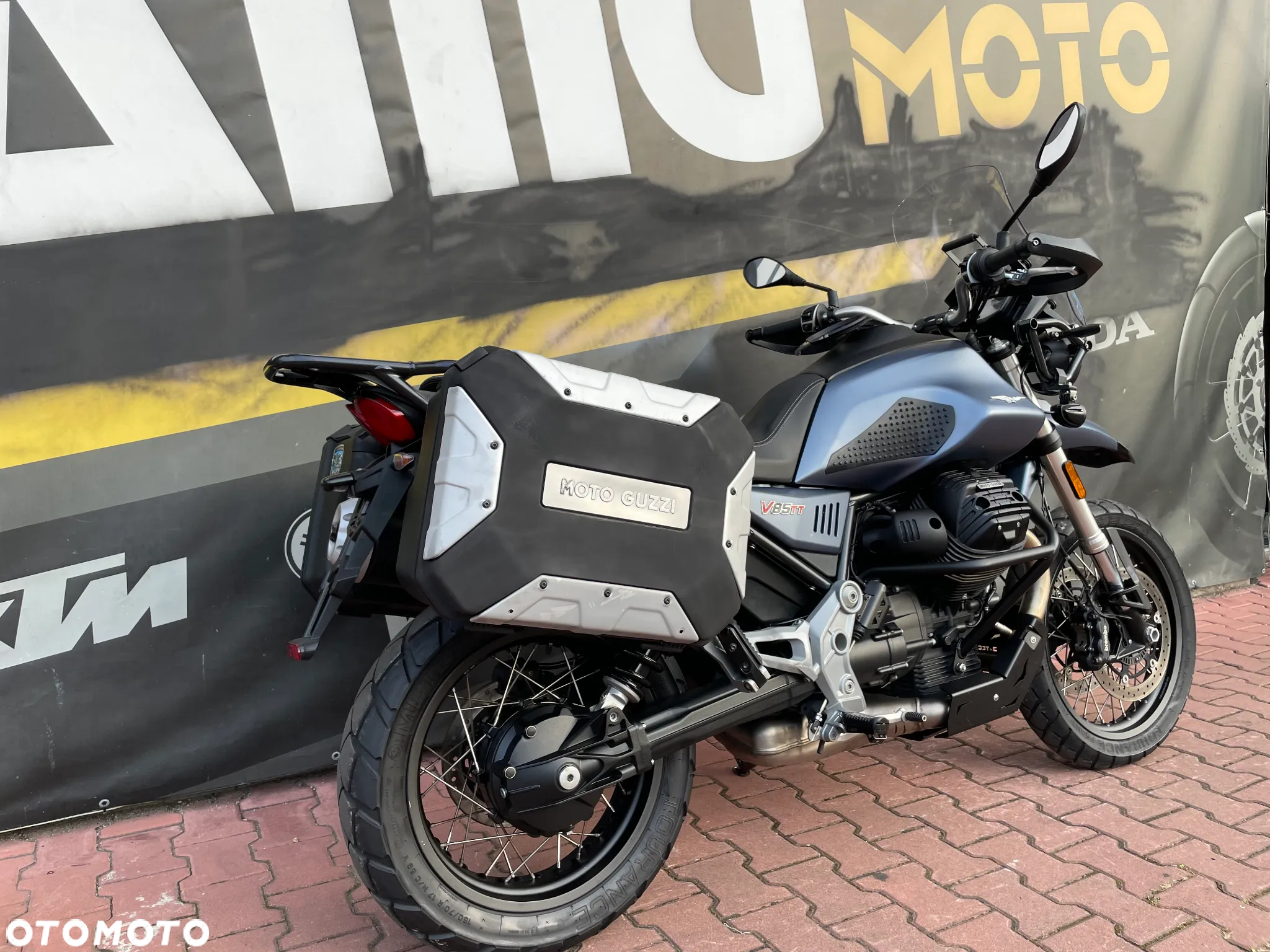 Moto Guzzi V85 - 9