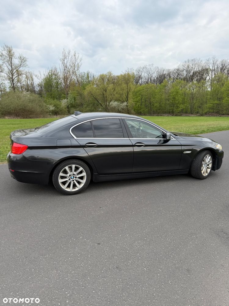 BMW Seria 5 525d - 11