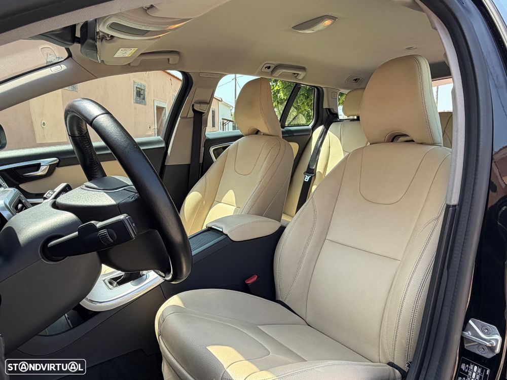 Volvo V60 2.0 D2 Momentum - 6
