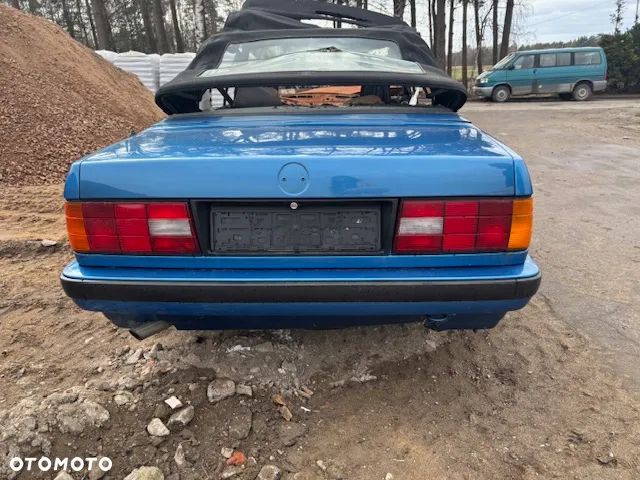 KAROSERIA TYŁ LAMPY KLAPA ZDERZAK BMW E30 - 1