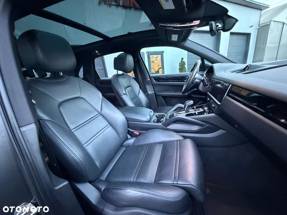 Porsche Cayenne Tiptronic S Platinum Edition - 29