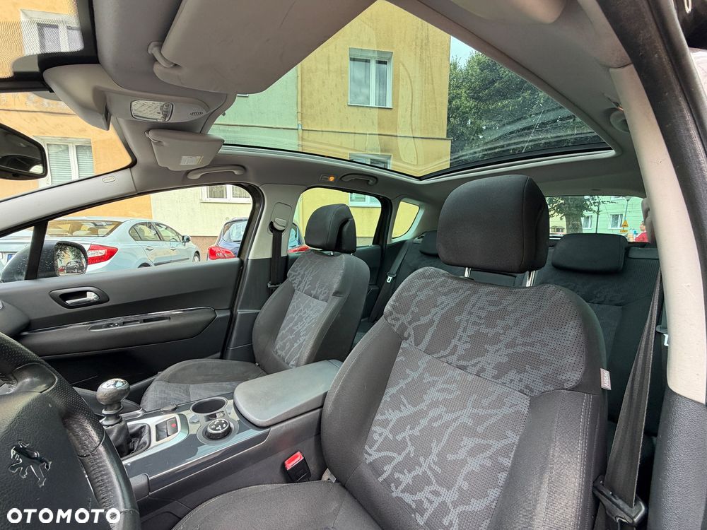 Peugeot 3008 1.6 HDi Premium - 16
