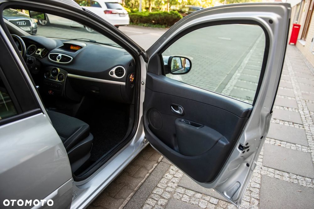 Renault Clio 1.2 16V Dynamique - 23
