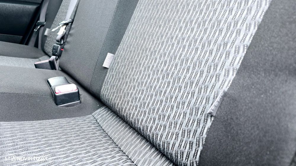 Toyota Yaris 1.33 VVT-i Comfort+P.Style - 42