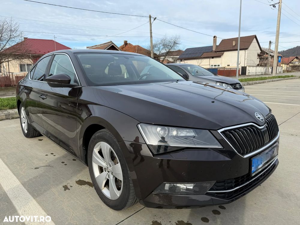 Skoda Superb 2.0 TDI Ambition - 1