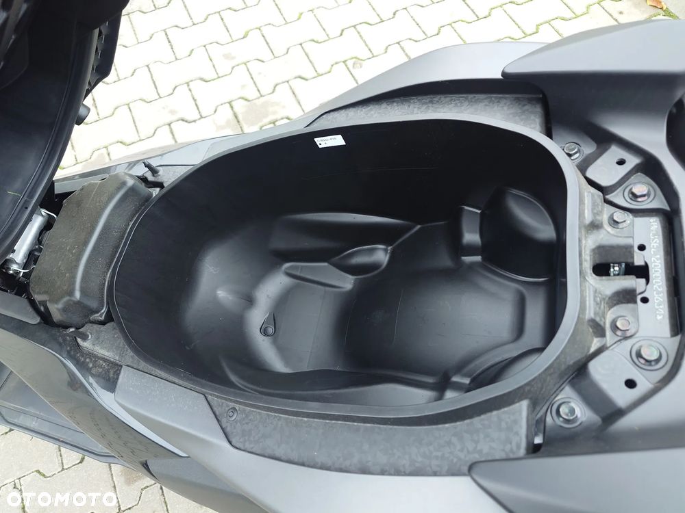 Yamaha NMAX - 25