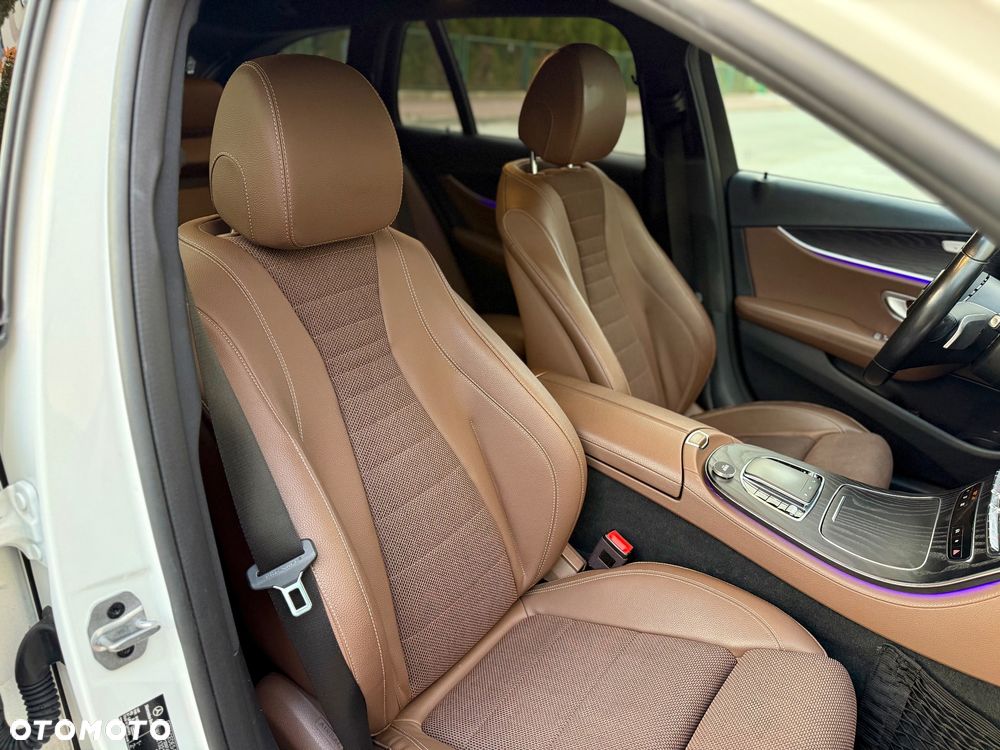 Mercedes-Benz Klasa E 300 de AMG - 32