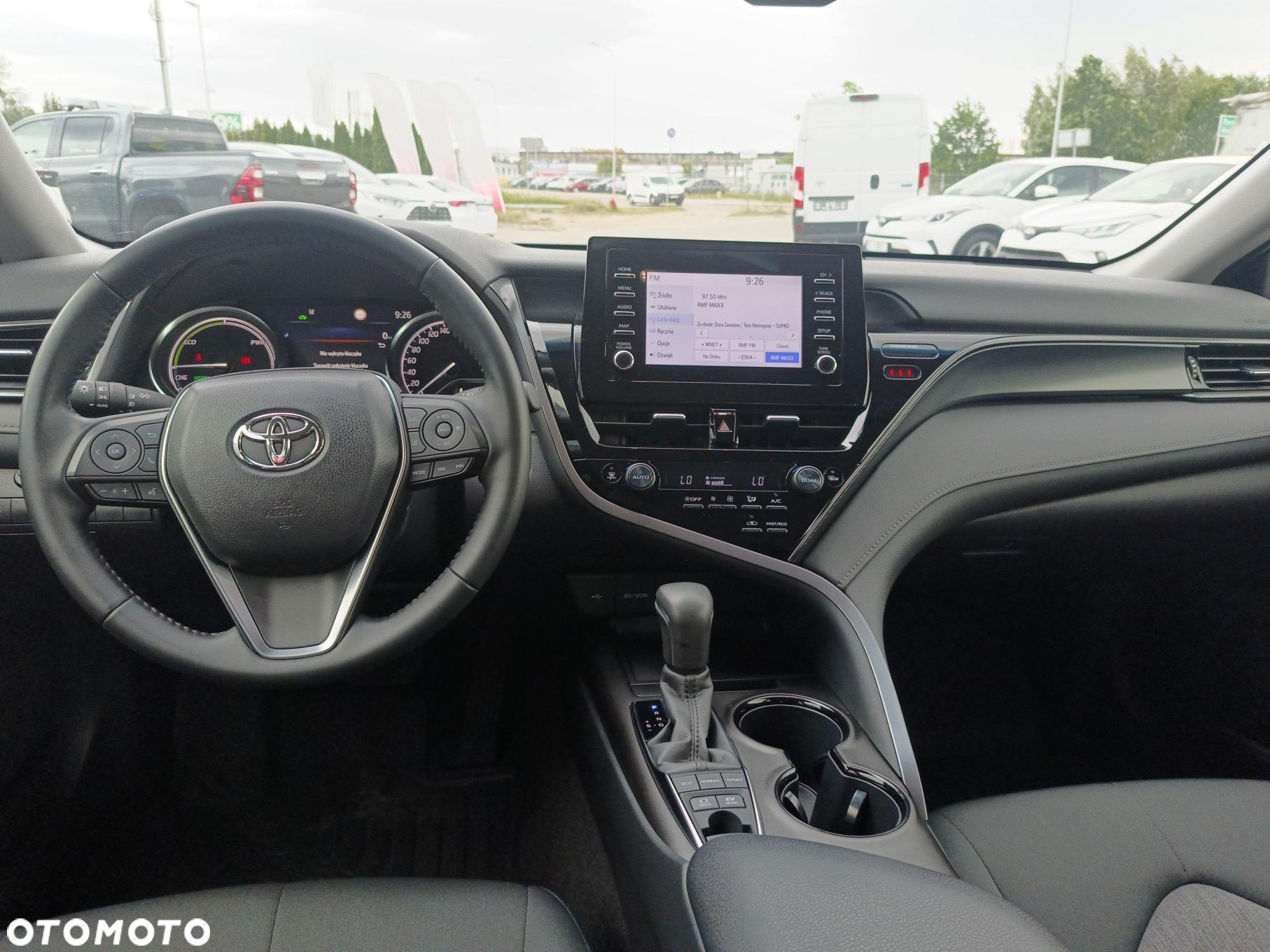 Toyota Camry - 11