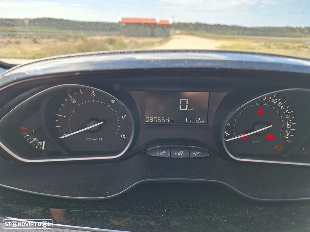Peugeot 2008 1.6 BlueHDi Style - 5