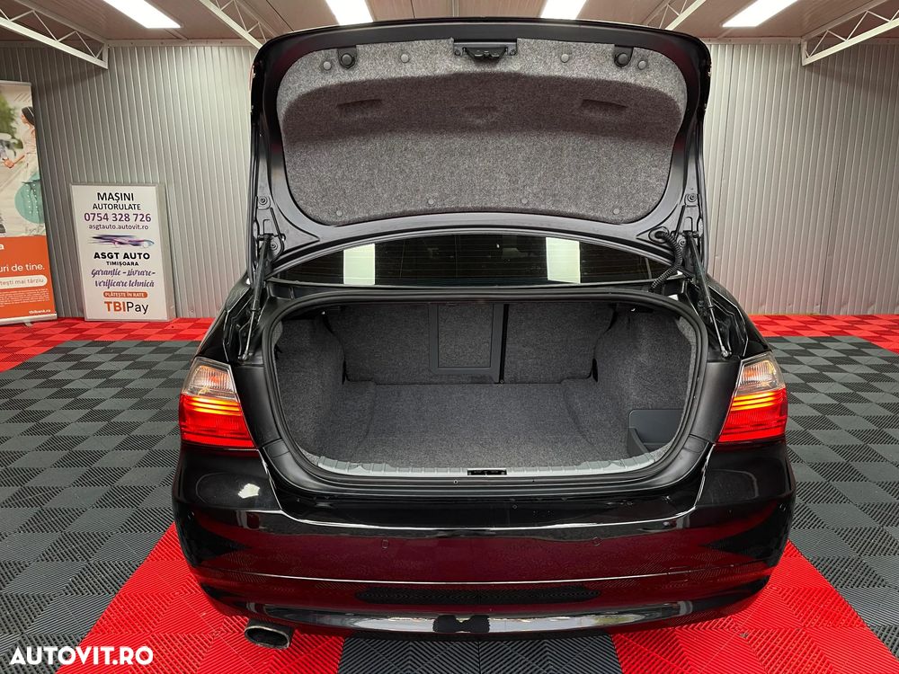 BMW Seria 3 318d - 17
