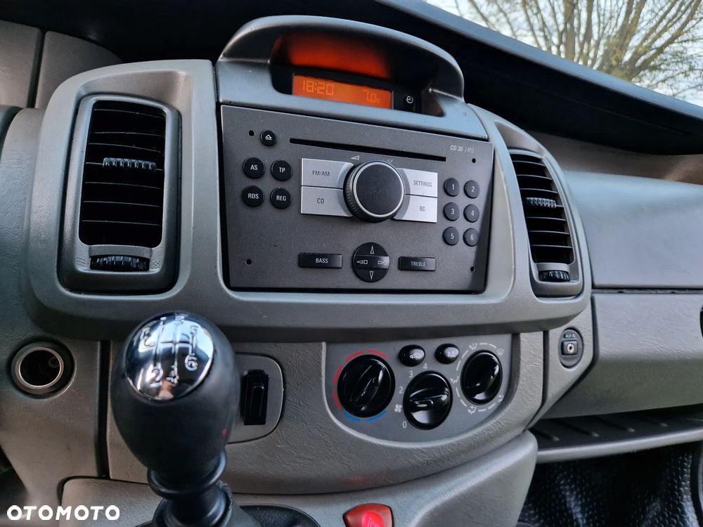 Opel Vivaro - 18