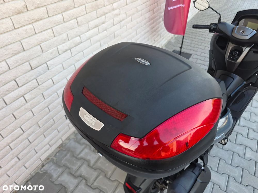 Yamaha NMAX - 5