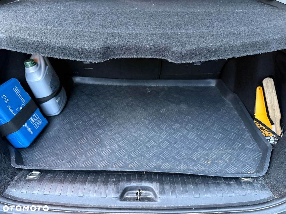 Peugeot 2008 BlueHDi 100 STOP & START Style - 9