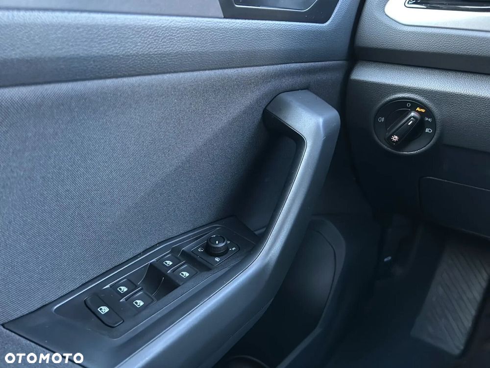 Volkswagen T-Roc - 17