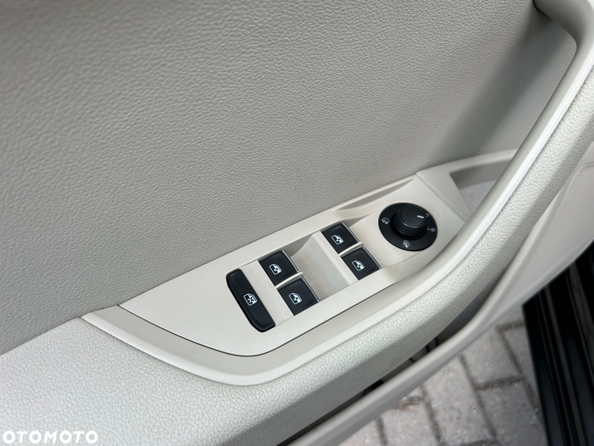 Skoda Superb 2.0 TDI DSG Style - 29