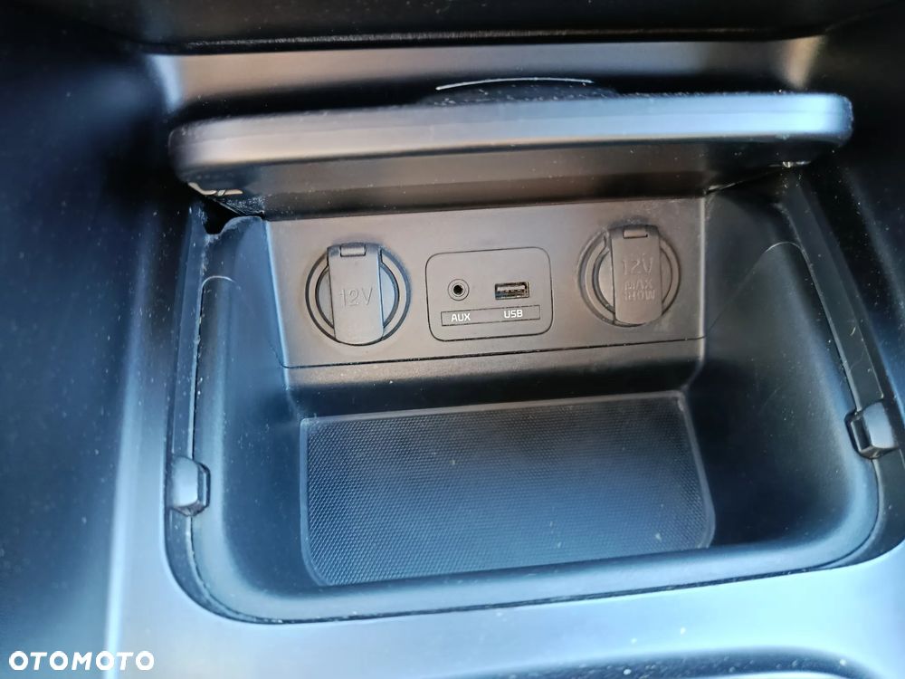 Kia Carens - 12