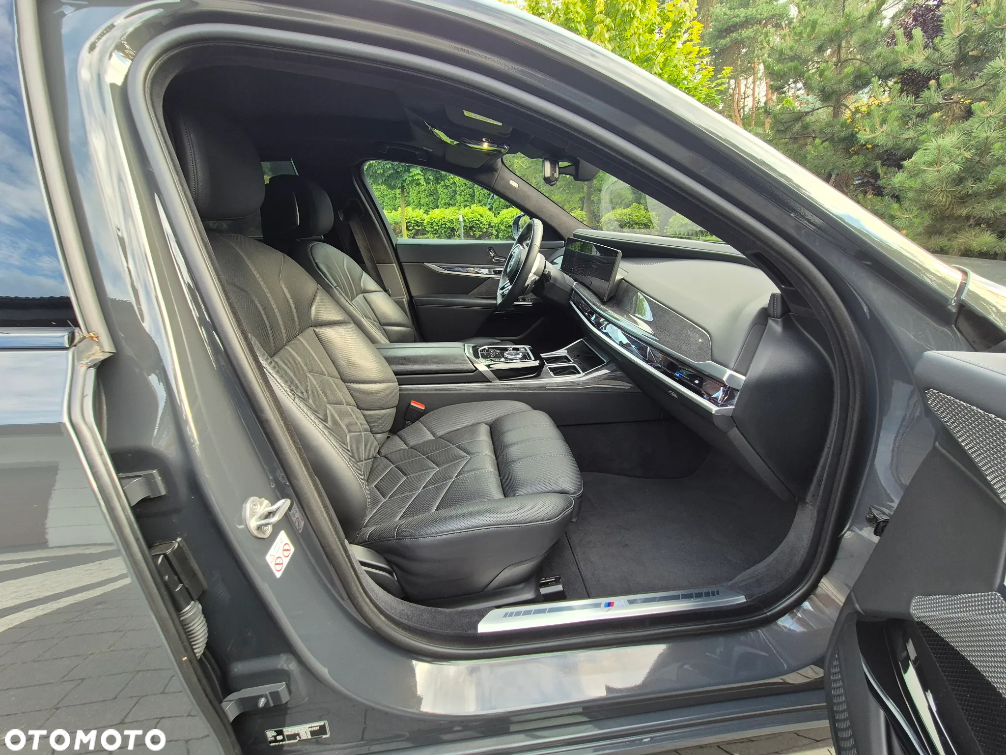 BMW Seria 7 740d xDrive - 26
