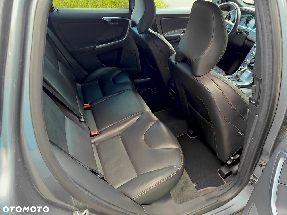 Volvo XC 60 D4 Geartronic Summum - 33
