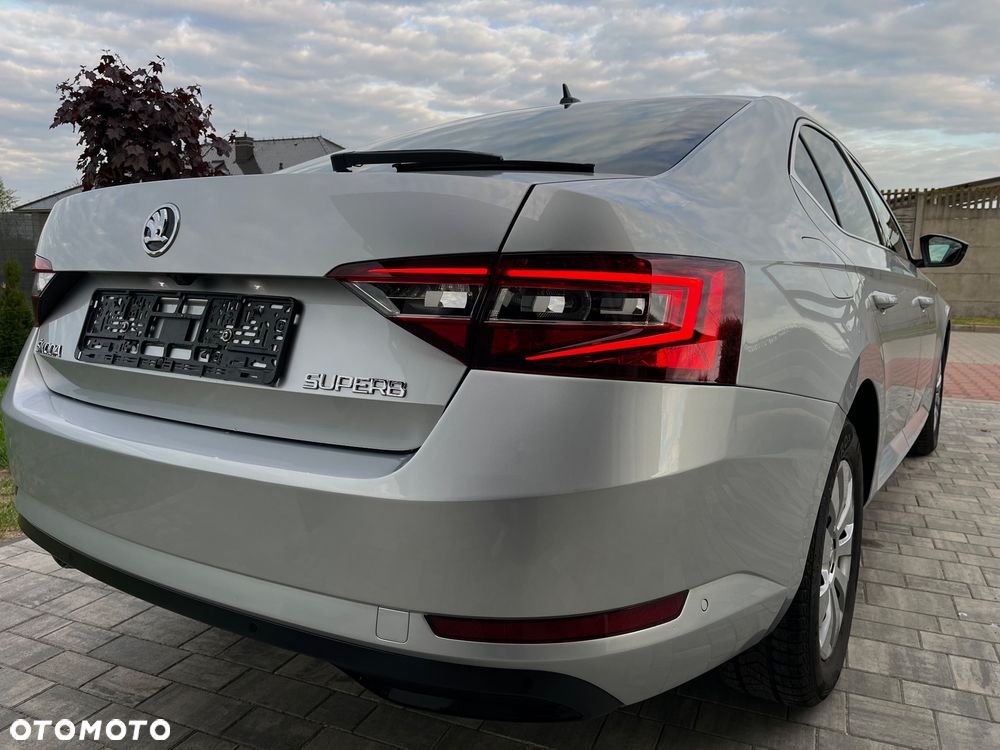 Skoda Superb 1.5 TSI ACT DSG Sportline - 5