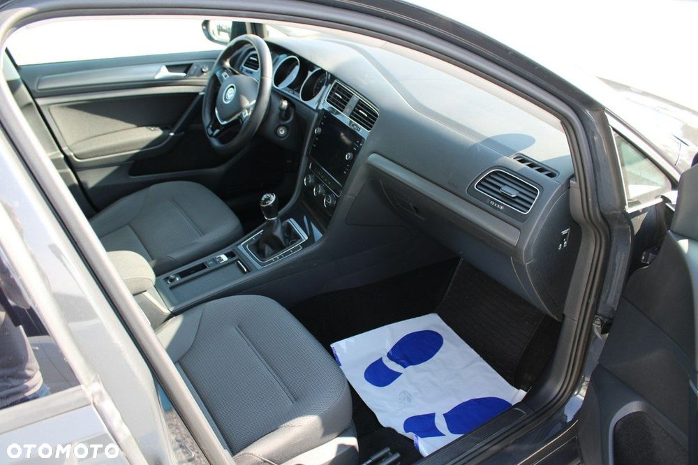 Volkswagen Golf - 29