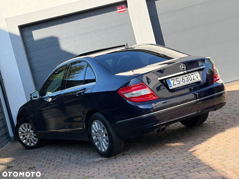 Mercedes-Benz Klasa C 180 K BlueEff Elegance - 23