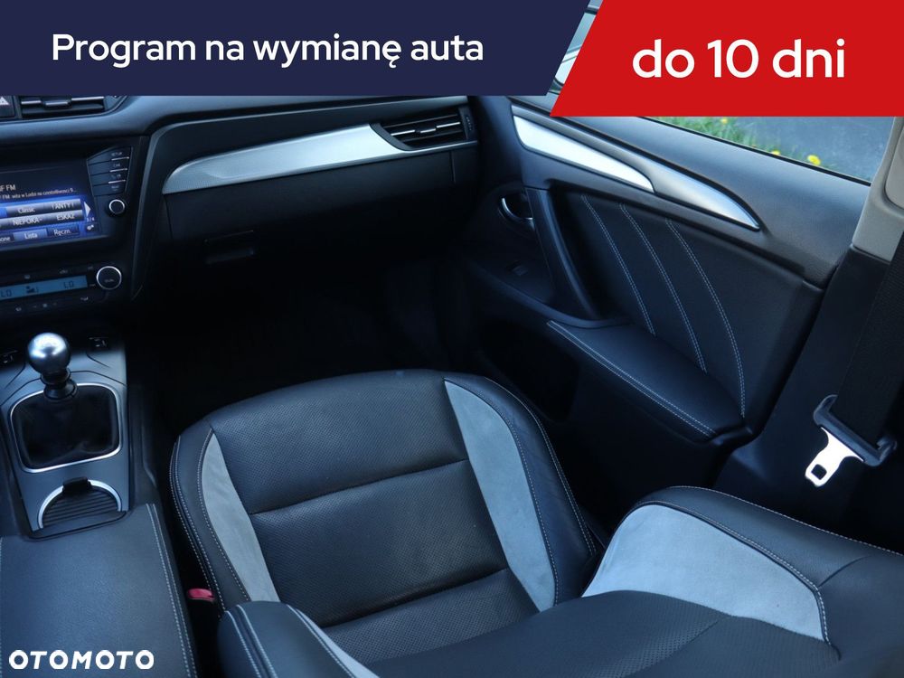 Toyota Avensis - 10