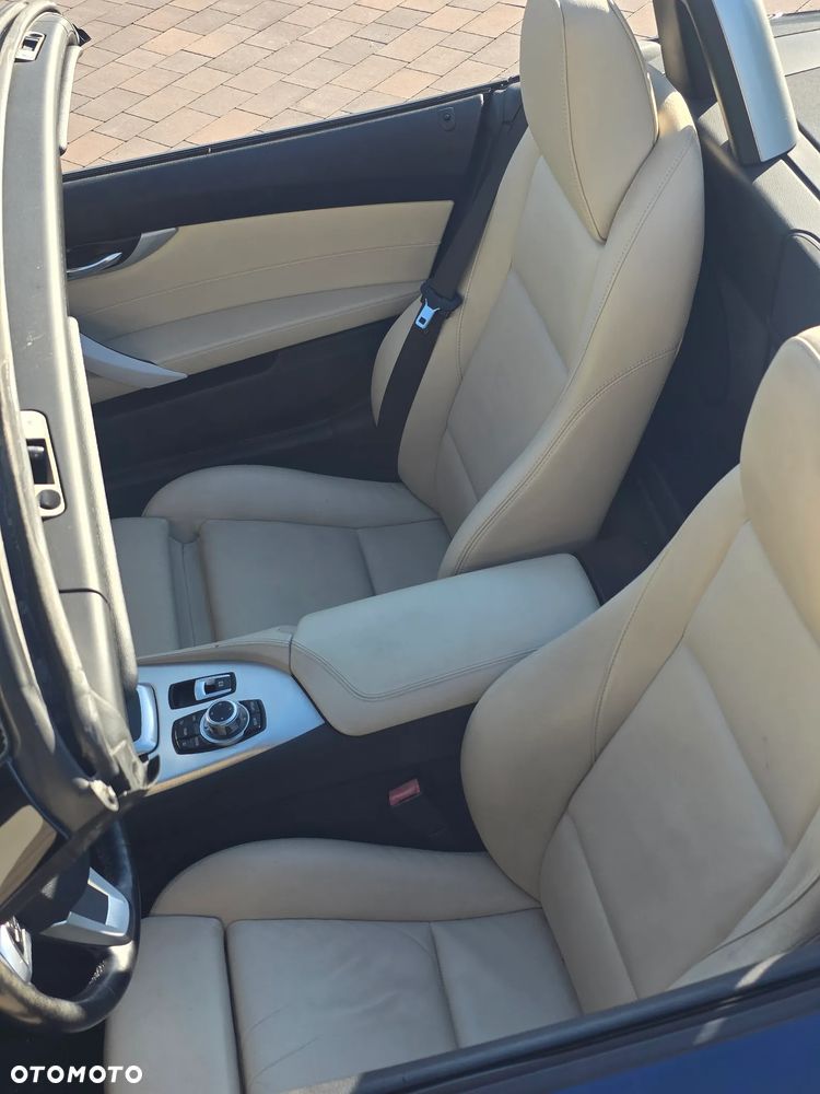 BMW Z4 sDrive35i - 11