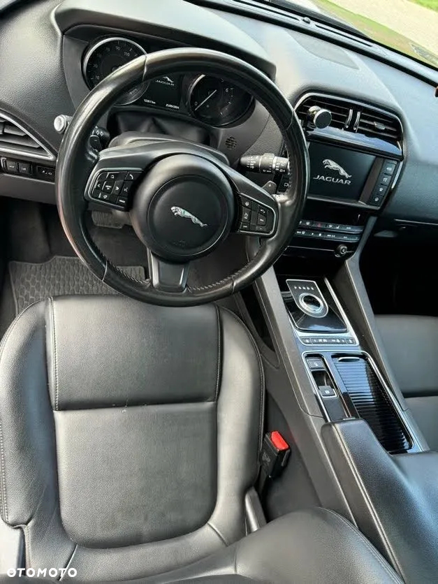 Jaguar F-Pace 2.0 i4P AWD Prestige - 9