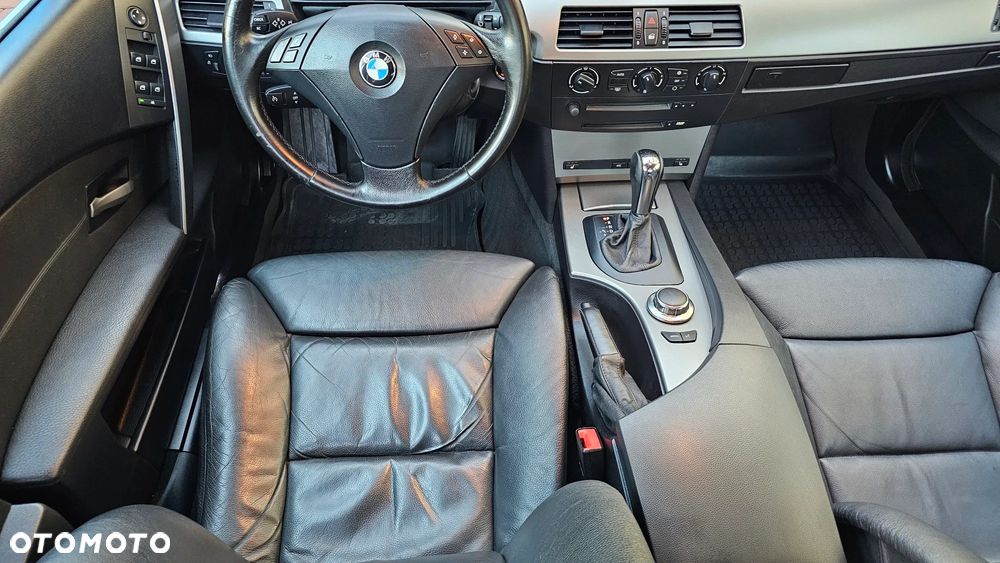 BMW Seria 5 530i - 32