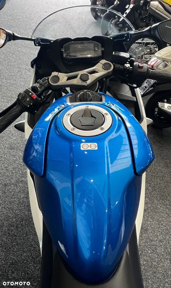 Suzuki GSX-R - 16