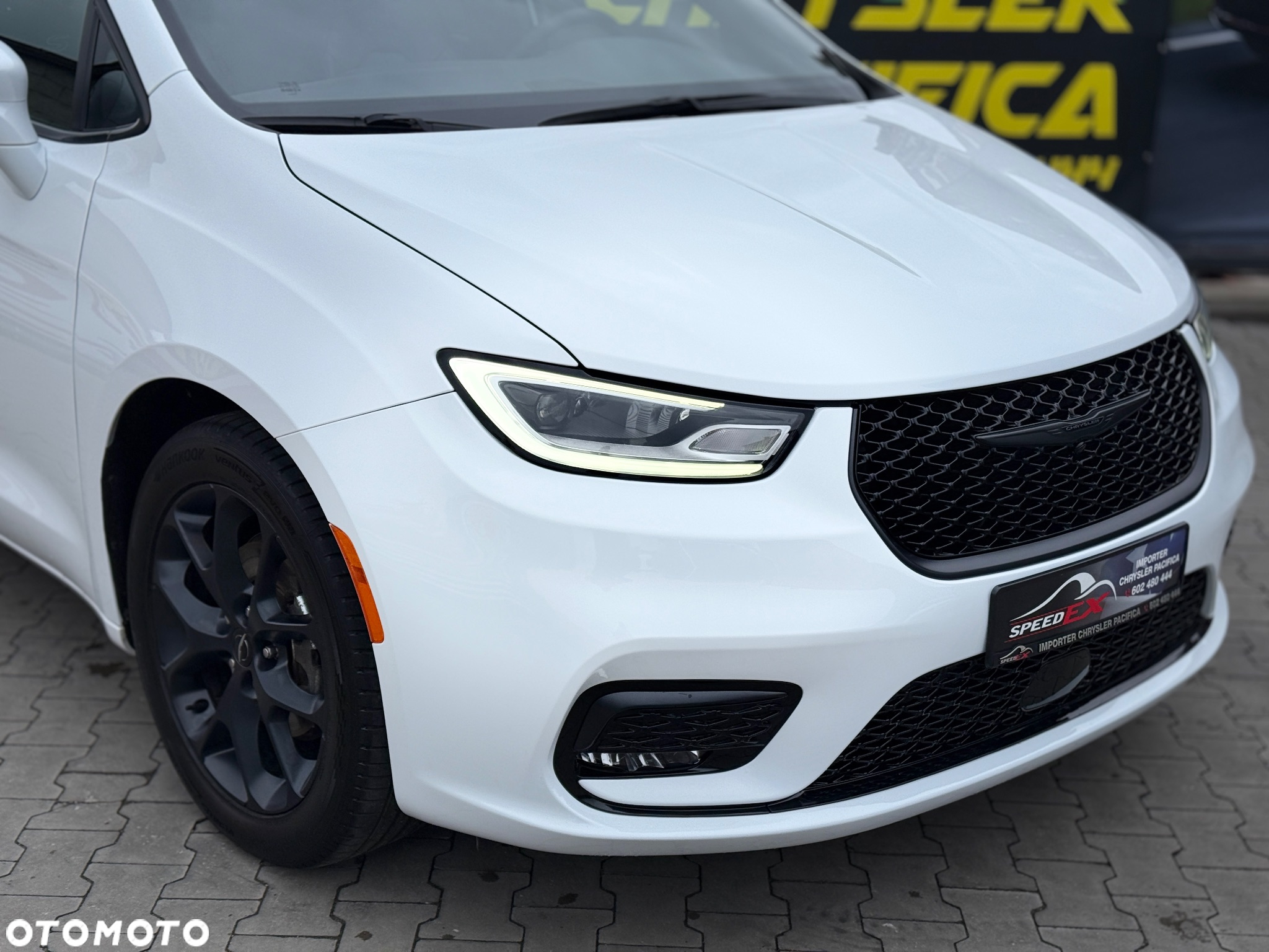 Chrysler Pacifica - 3
