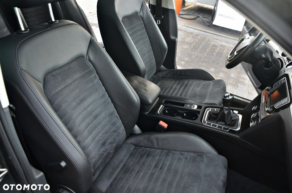 Volkswagen Passat - 28
