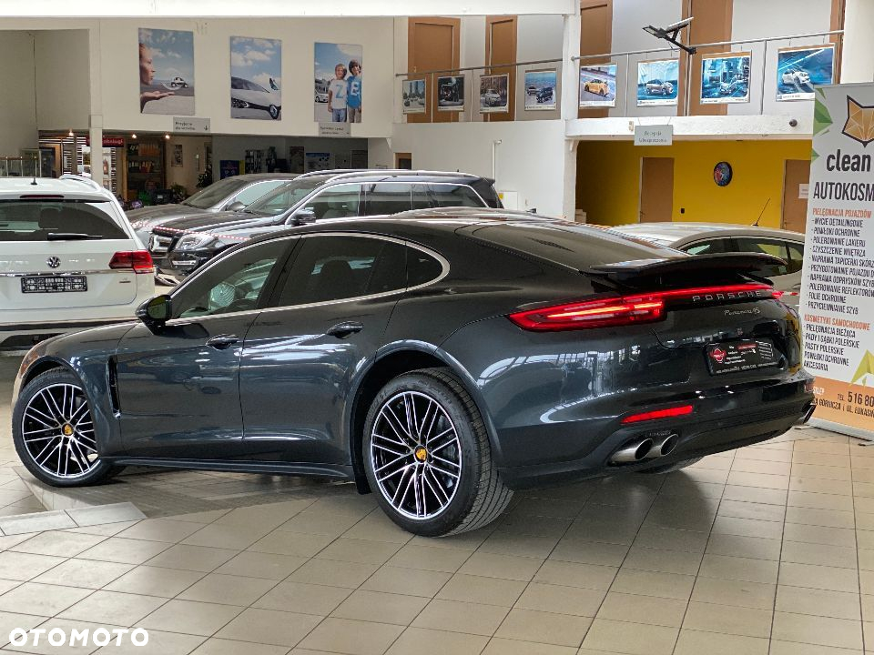 Porsche Panamera 4S - 4