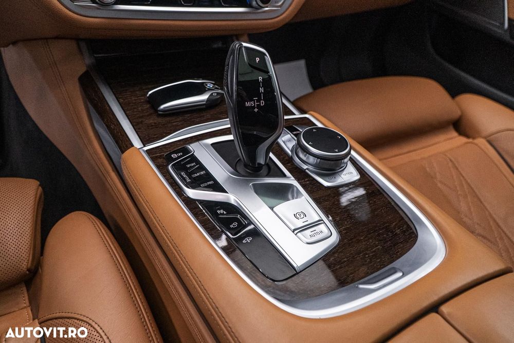 BMW Seria 7 730Ld xDrive - 29