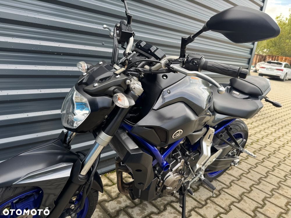 Yamaha MT - 8