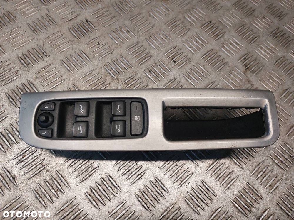 PRZEŁĄCZNIK SZYB LEWY PRZÓD VOLVO V50 I 30658444 8679666 - 1