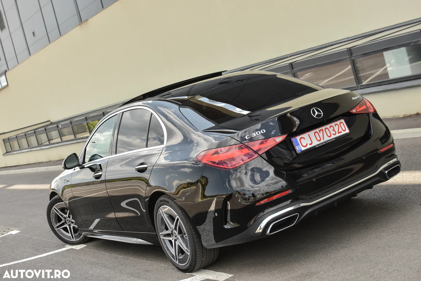 Mercedes-Benz C 300 4Matic 9G-TRONIC AMG Line - 20