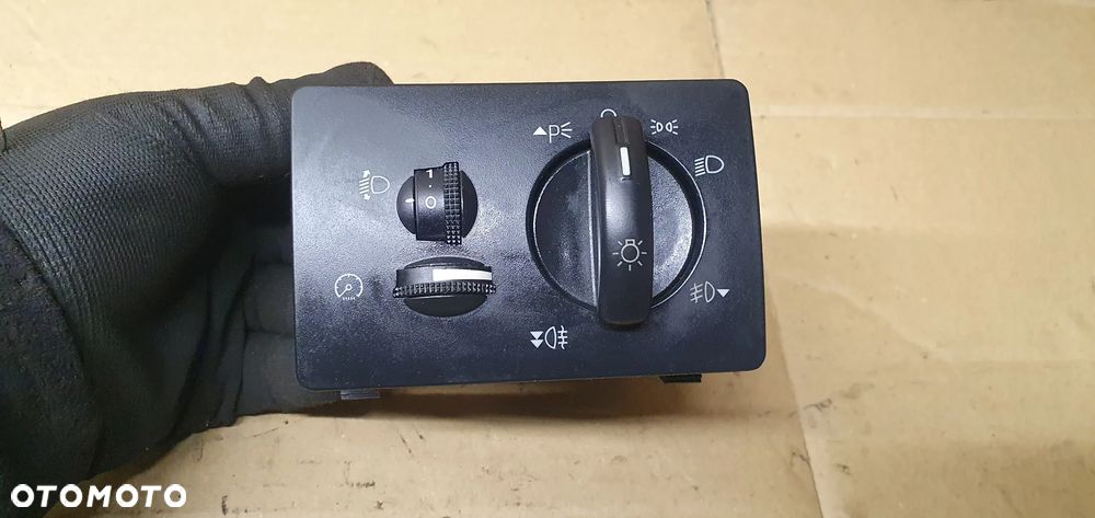 Włącznik przełącznik świateł Ford Kuga MK1 - 4