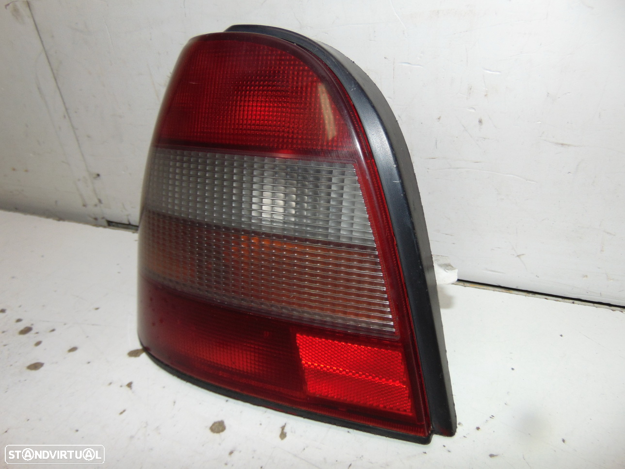 Nissan Sunny farolim - 3