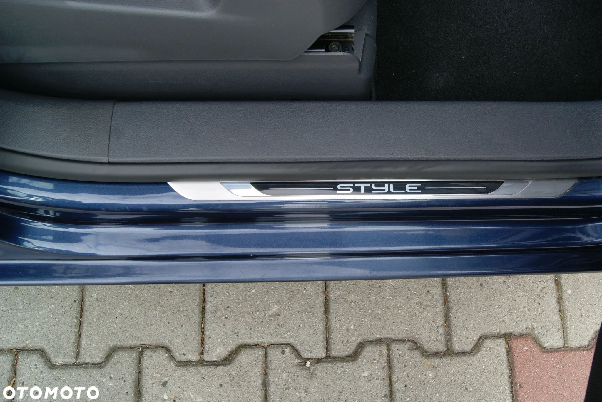 Volkswagen Touran 2.0 TDI DPF DSG STYLE - 12