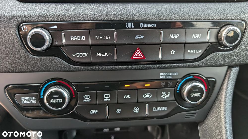 Kia Niro 1.6 GDI HEV 2WD OPF Edition 7 - 25