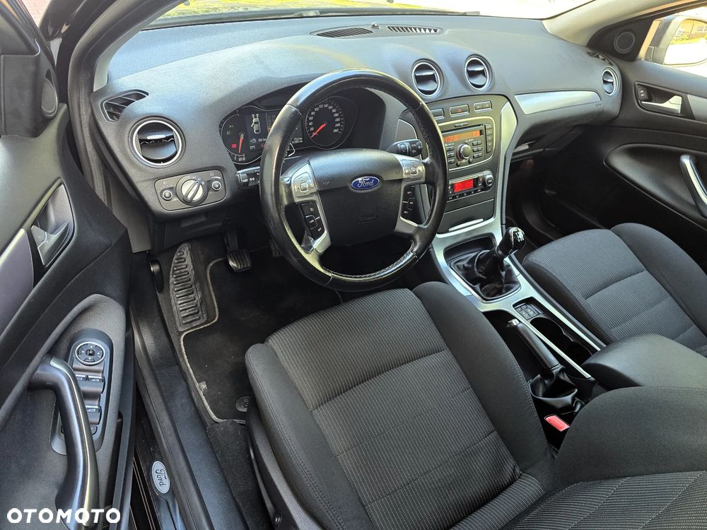 Ford Mondeo 2.0 Futura X - 19
