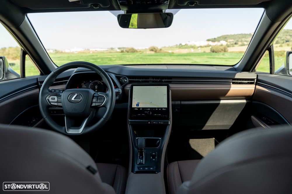 Lexus LBX Elegant - 8