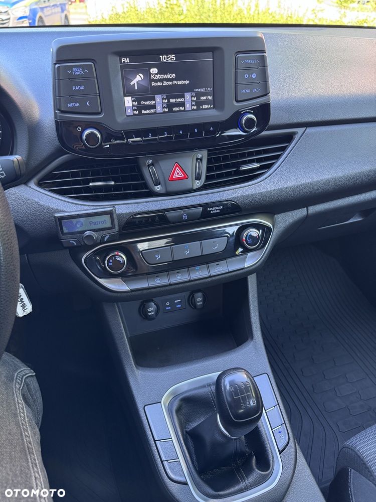 Hyundai i30 1.4 Classic + - 14