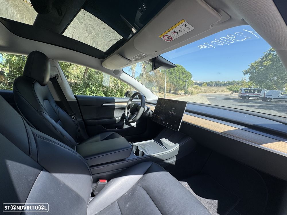 Tesla Model 3 - 7