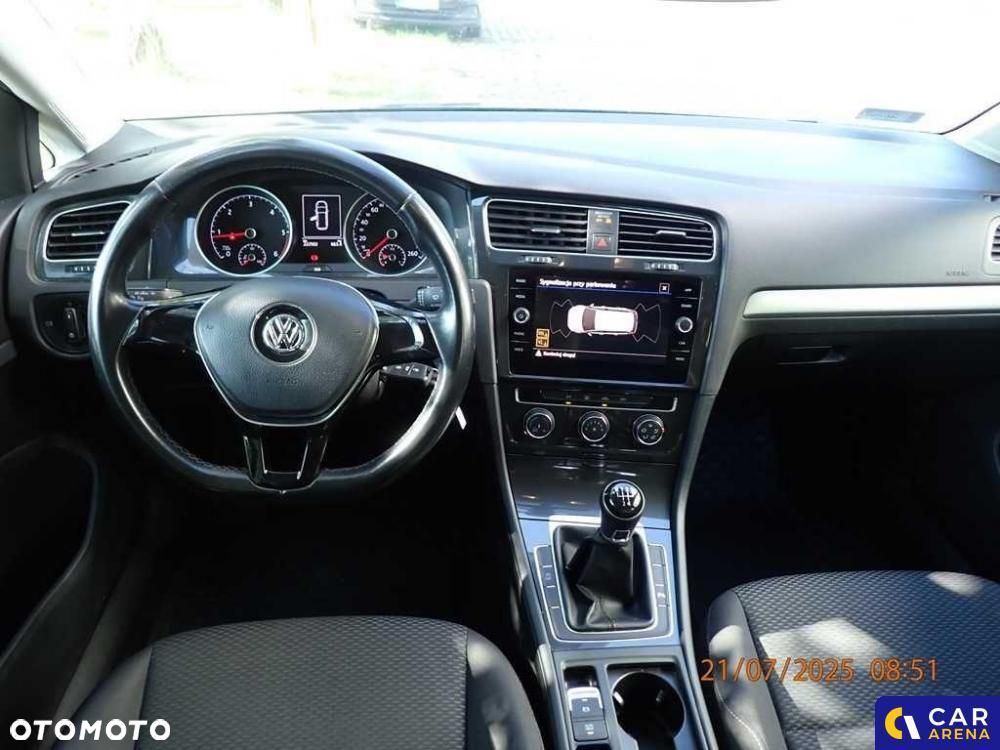 Volkswagen Golf - 11