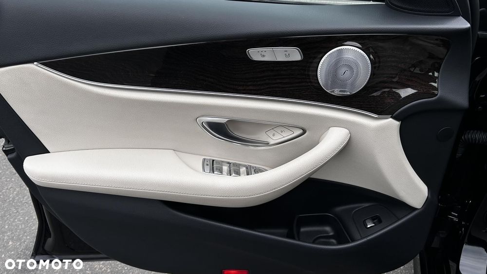 Mercedes-Benz Klasa E 220 d 4Matic 9G-TRONIC AMG Line - 10